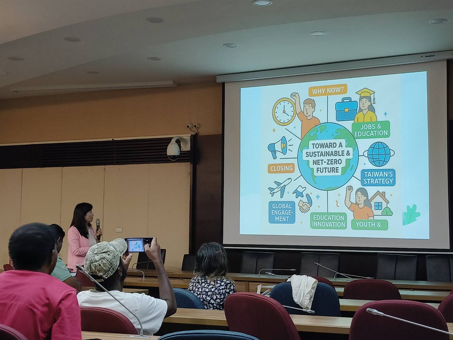 簡副署長闡述邁向永續與淨零未來的願景與方向