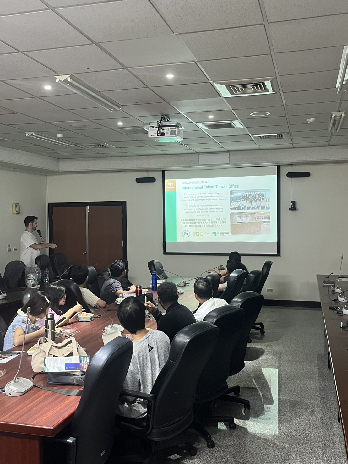 講師介紹國際人才服務及延攬中心1201 1